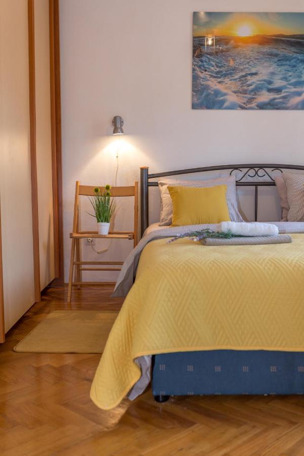 So Hvar So Good! Spacious With Terrace フヴァル エクステリア 写真