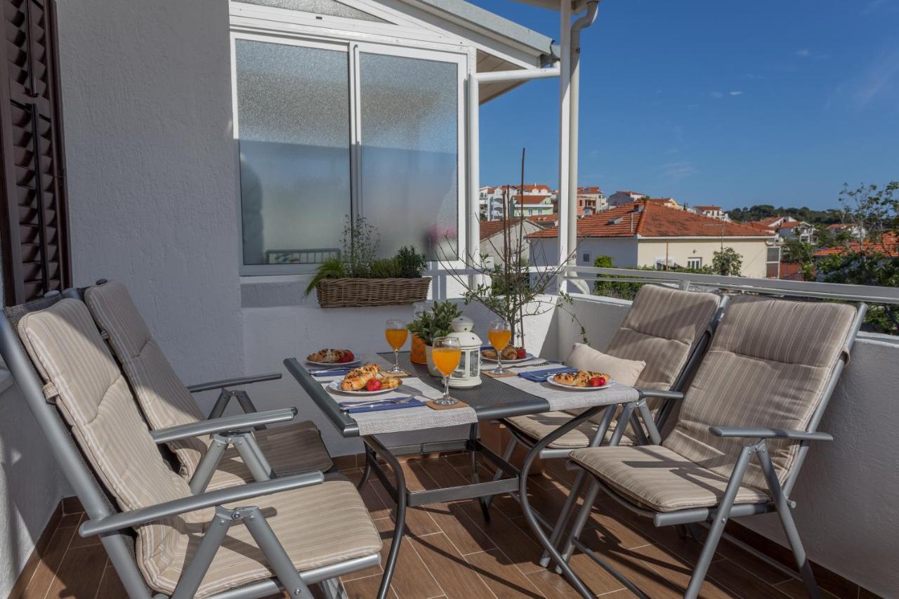 So Hvar So Good! Spacious With Terrace フヴァル エクステリア 写真
