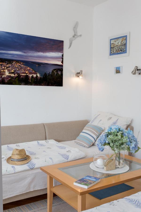 So Hvar So Good! Spacious With Terrace フヴァル エクステリア 写真