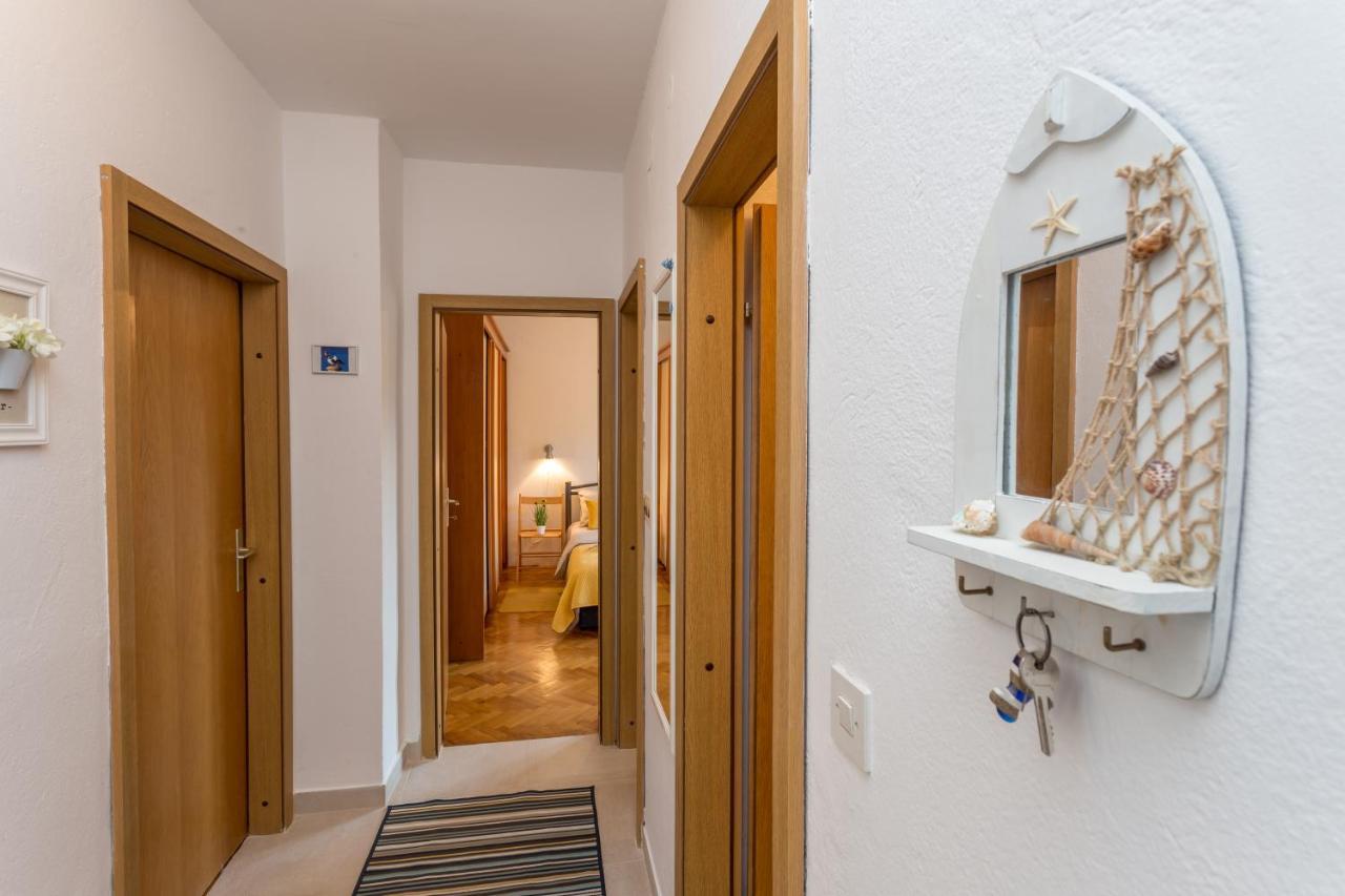 So Hvar So Good! Spacious With Terrace フヴァル エクステリア 写真