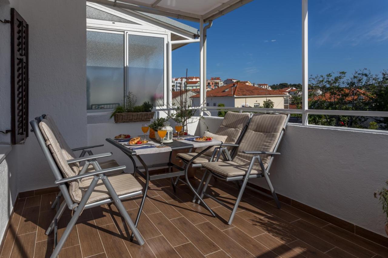 So Hvar So Good! Spacious With Terrace フヴァル エクステリア 写真