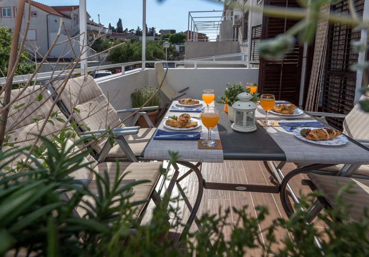 So Hvar So Good! Spacious With Terrace フヴァル エクステリア 写真