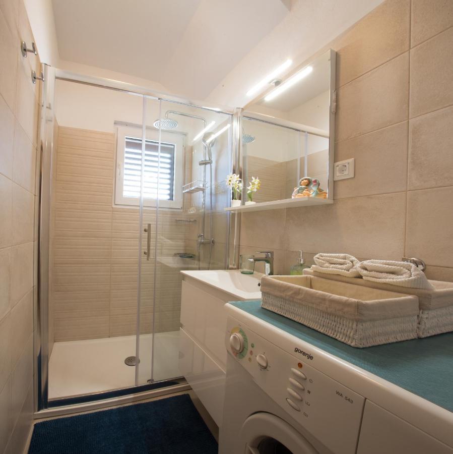 So Hvar So Good! Spacious With Terrace フヴァル エクステリア 写真