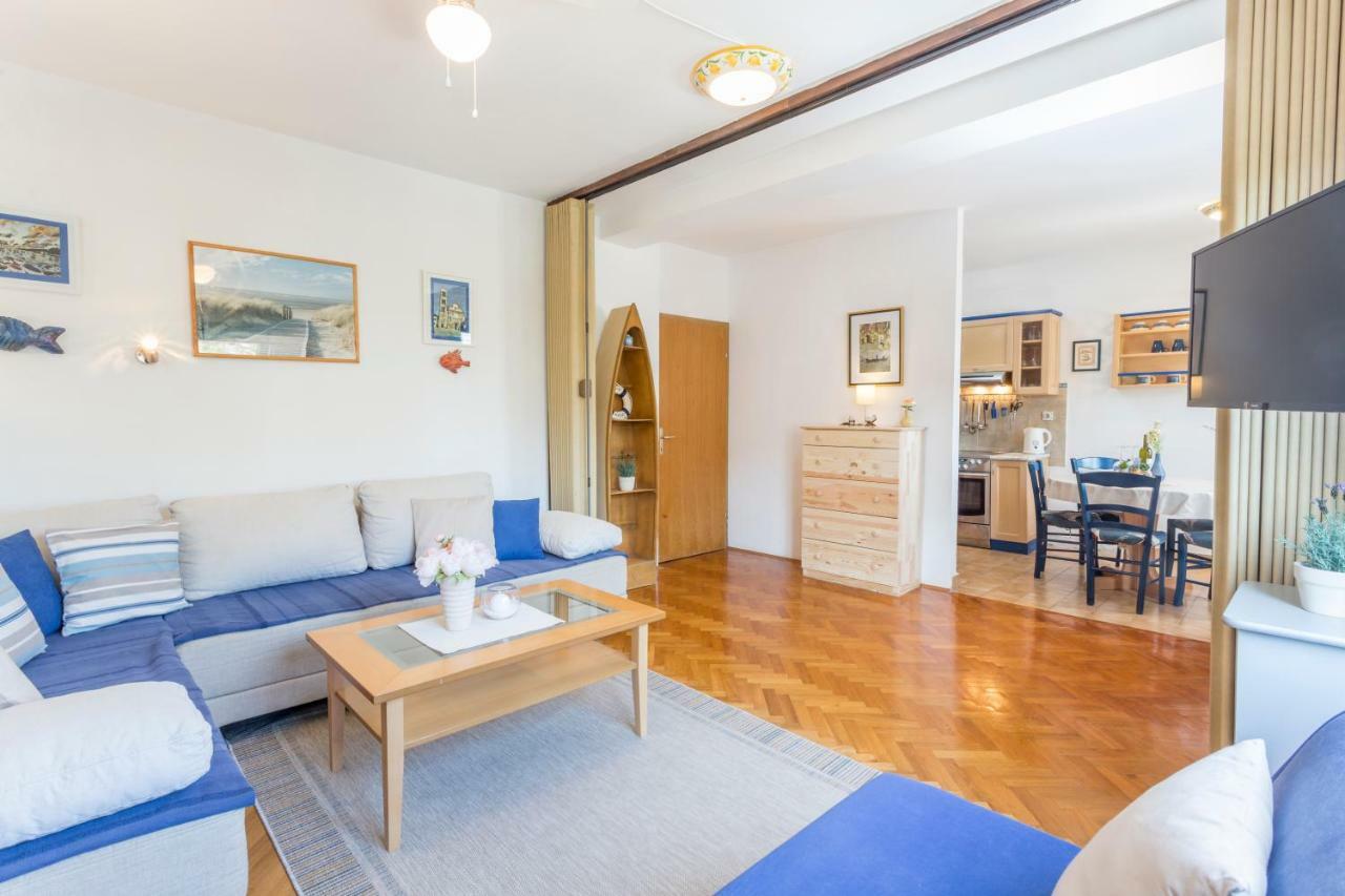 So Hvar So Good! Spacious With Terrace フヴァル エクステリア 写真