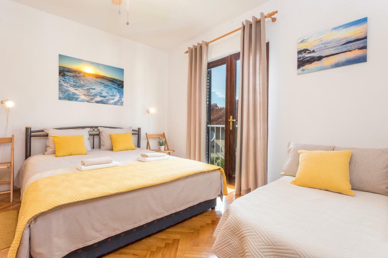 So Hvar So Good! Spacious With Terrace フヴァル エクステリア 写真